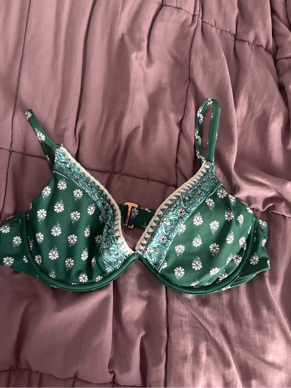 Hollister Green Printed Underwire Bra with Lace Accent